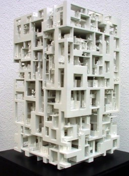  Systemimmanent, 2000, Standobjekt, 56 x 31 x 31 cm 